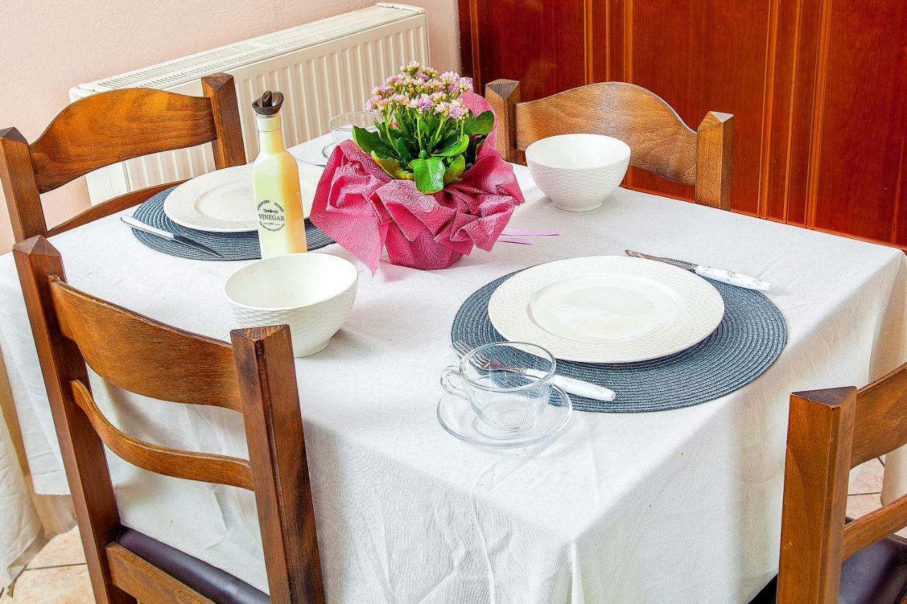 Cozy Country House Hotell Kalivia Thorikou Exteriör bild